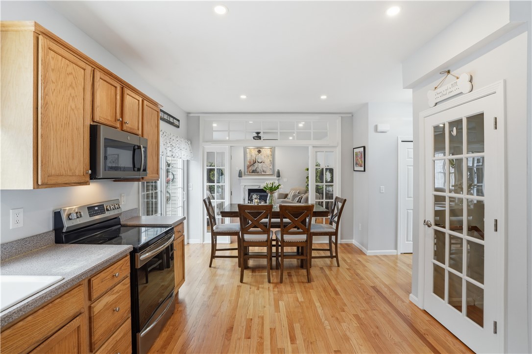 52 Hummingbird Lane Cranston, RI 02921 - Photo 7 of 50