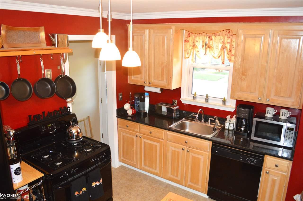 2310 Franklin Road Berkley, MI 48072 - Photo 10 of 27