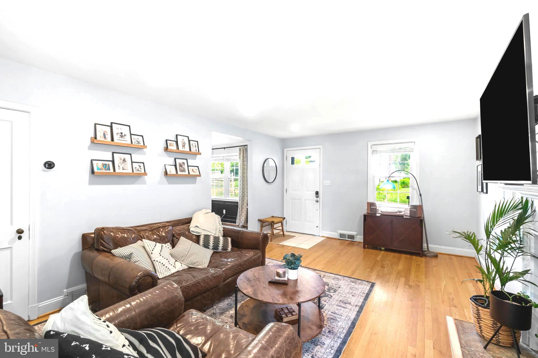 6218 Haddon Avenue Baltimore, MD 21212 - Photo 2 of 24 Living Room w/Gleaming Hardwood Floors