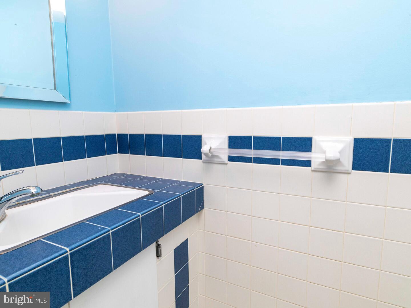 2868 Senak Road Abington, PA 19001 - Photo 13 of 23 Powder Room