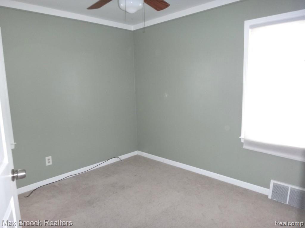 3084 Wakefield Road Berkley, MI 48072 - Photo 12 of 16