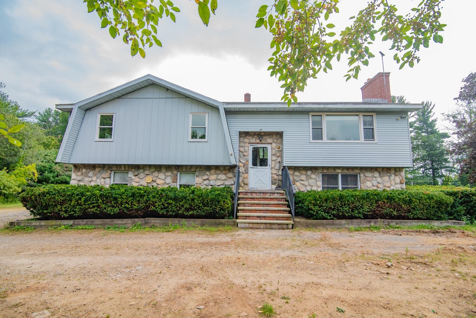 47 Tsienneto Road Derry, NH 03038 - Photo 1 of 39