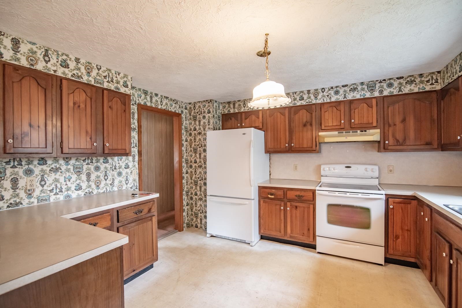 47 Tsienneto Road Derry, NH 03038 - Photo 11 of 39