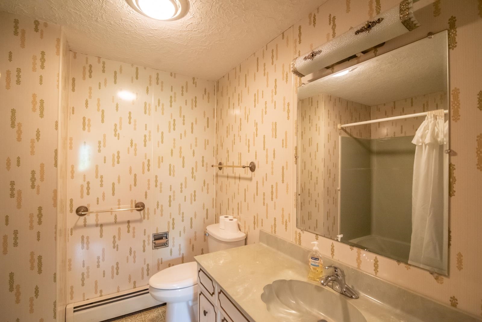 47 Tsienneto Road Derry, NH 03038 - Photo 22 of 39