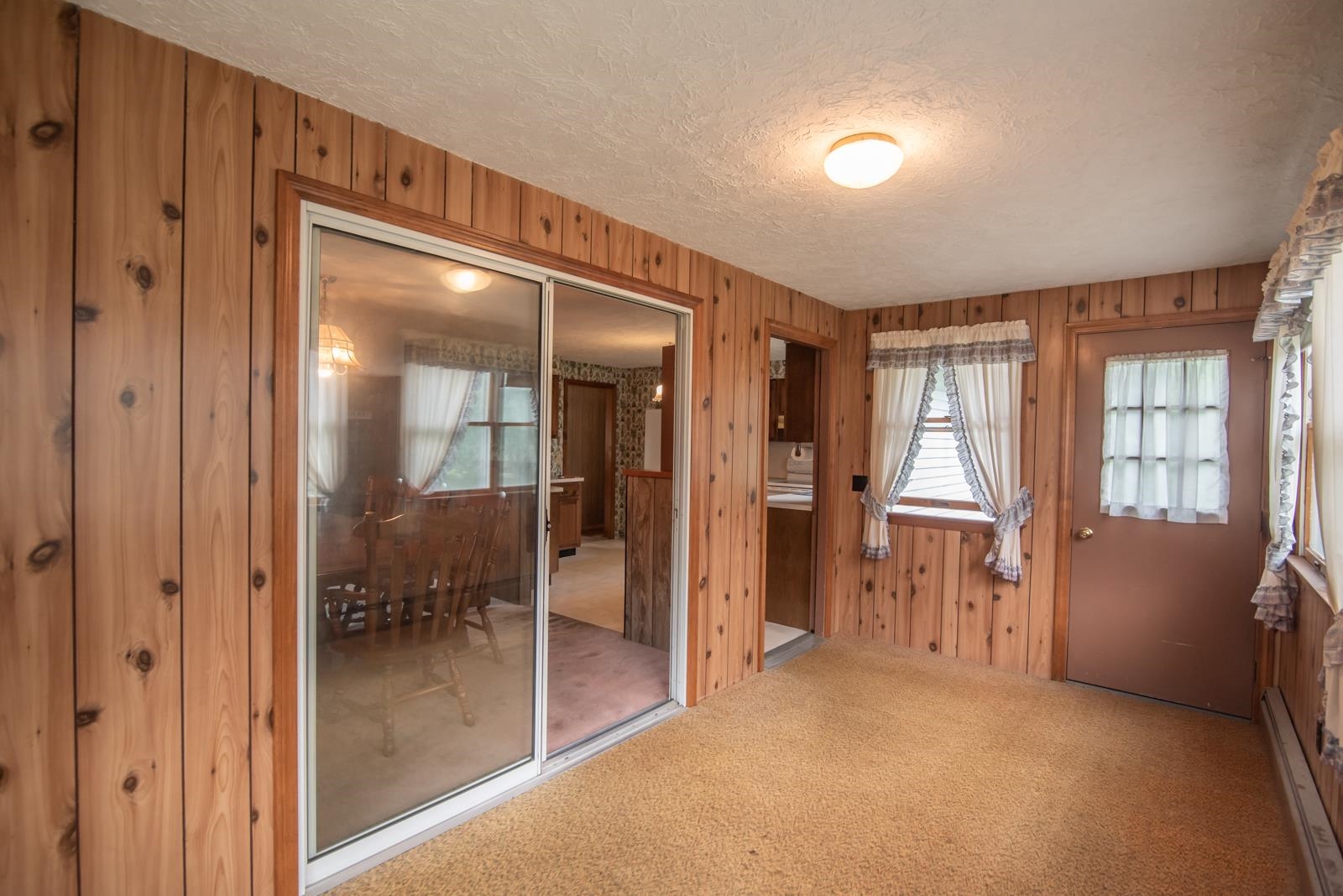 47 Tsienneto Road Derry, NH 03038 - Photo 10 of 39