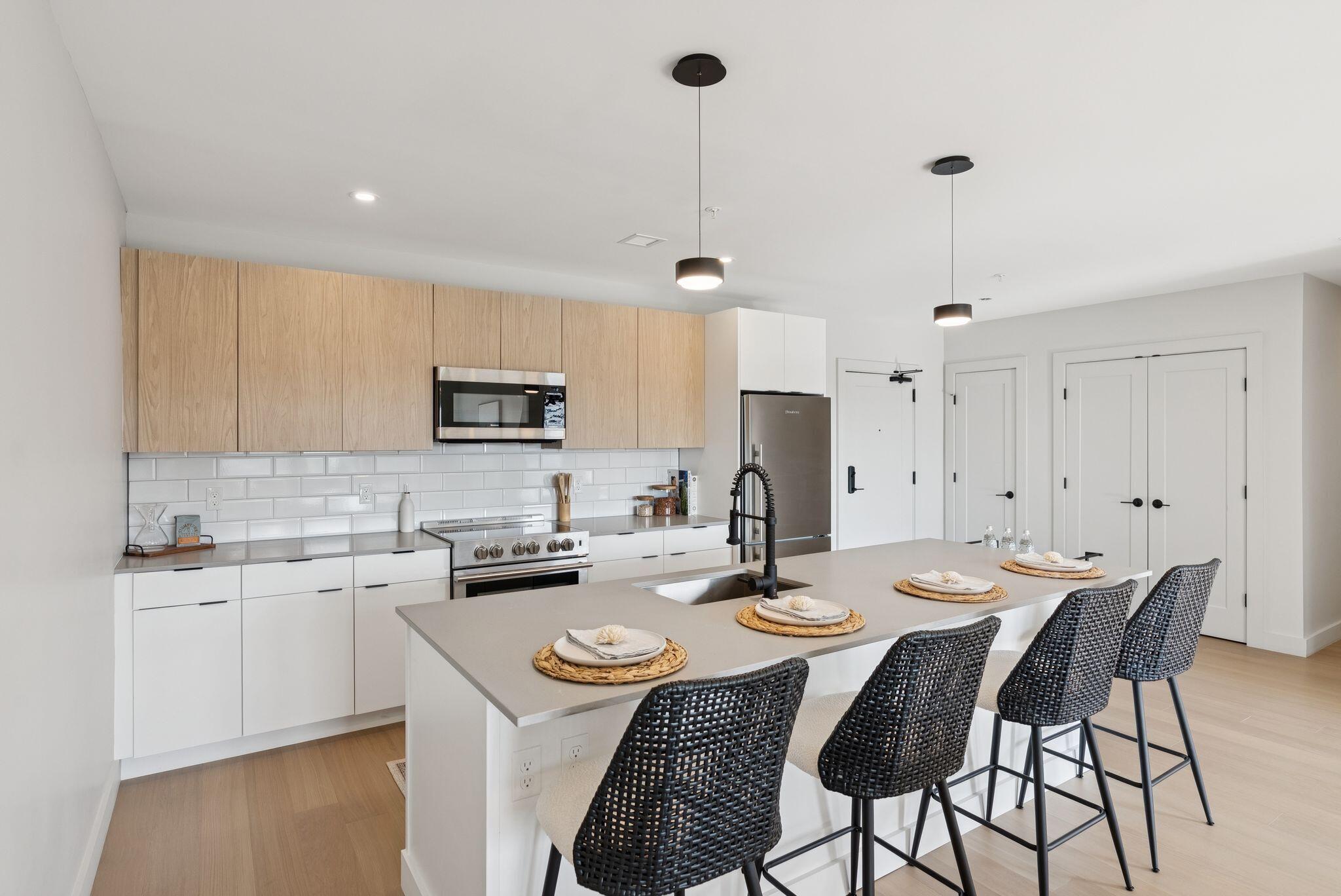 75 Chestnut Street, Unit 503 Portland, ME 04101 - Photo 5 of 36 DSC00487