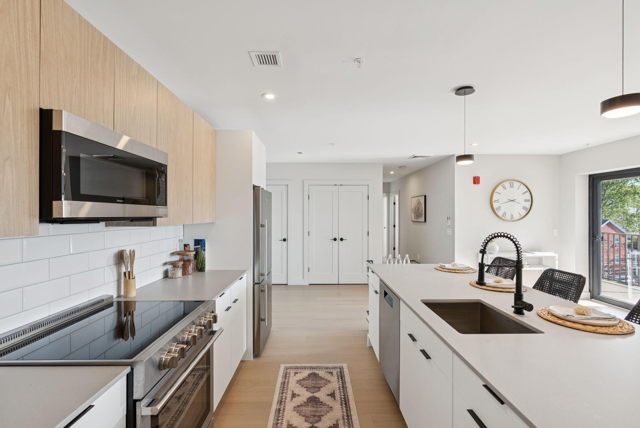 75 Chestnut Street, Unit 503 Portland, ME 04101 - Photo 7 of 36 DSC00502