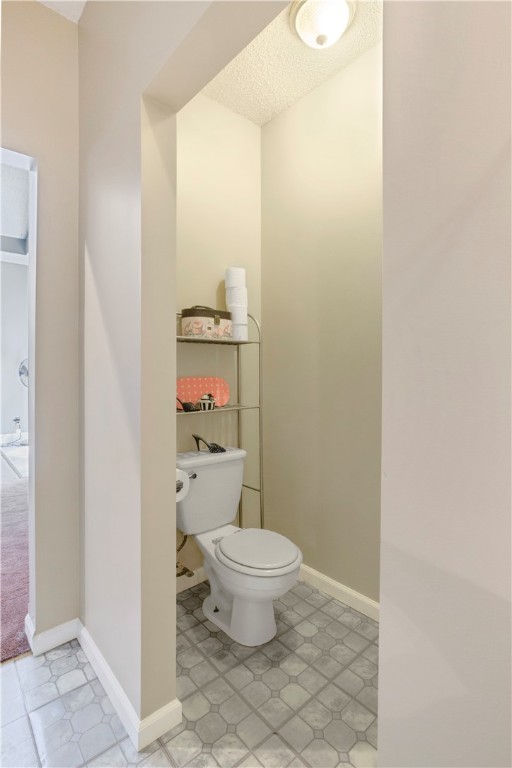150 William Road Belton, SC 29627 - Photo 25 of 40 Master bath