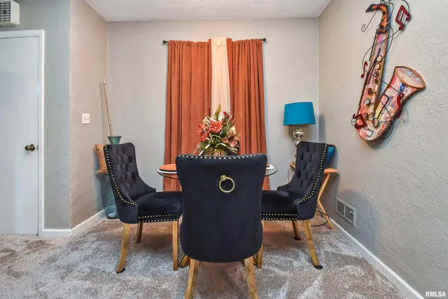 $130,000 | 2626 West Heading Avenue, West Peoria, IL 61604