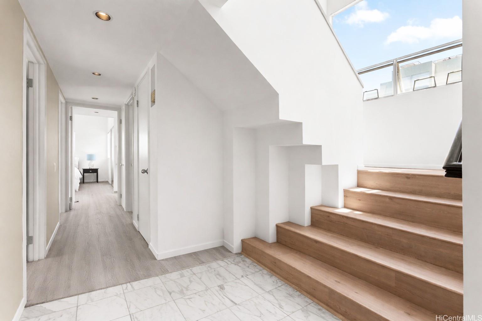 45-081 Lilipuna Road, Unit A Kaneohe, HI 96744 - Photo 16 of 21 Entry way with extra wide steps.