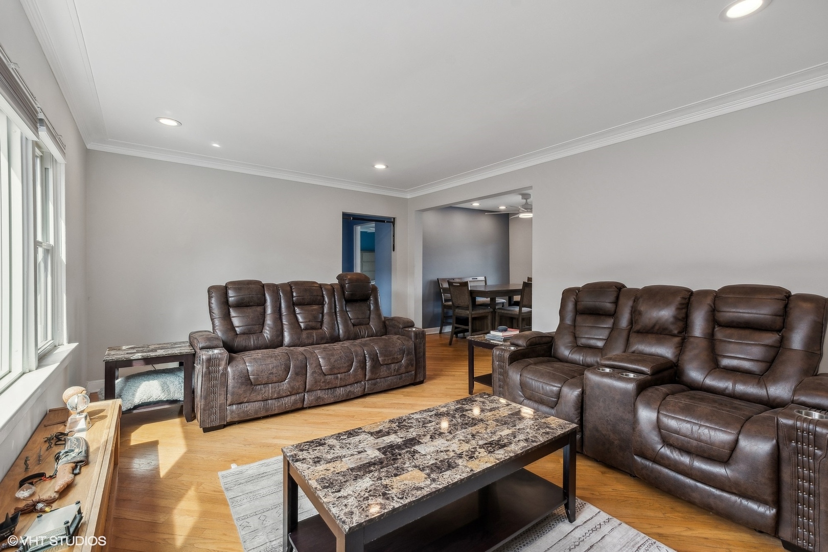 7231 North Ridge Avenue, Unit 3W Chicago, IL 60660 - Photo 2 of 10 Gallery Image 2