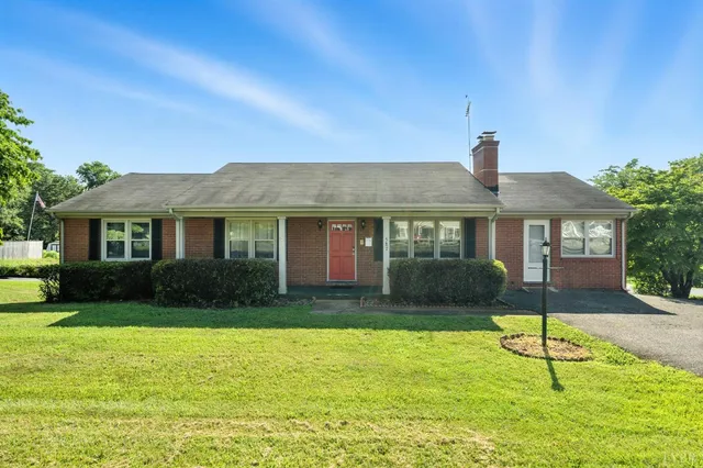 $299,999 | 587 Leesville Road, Lynchburg, VA 24502