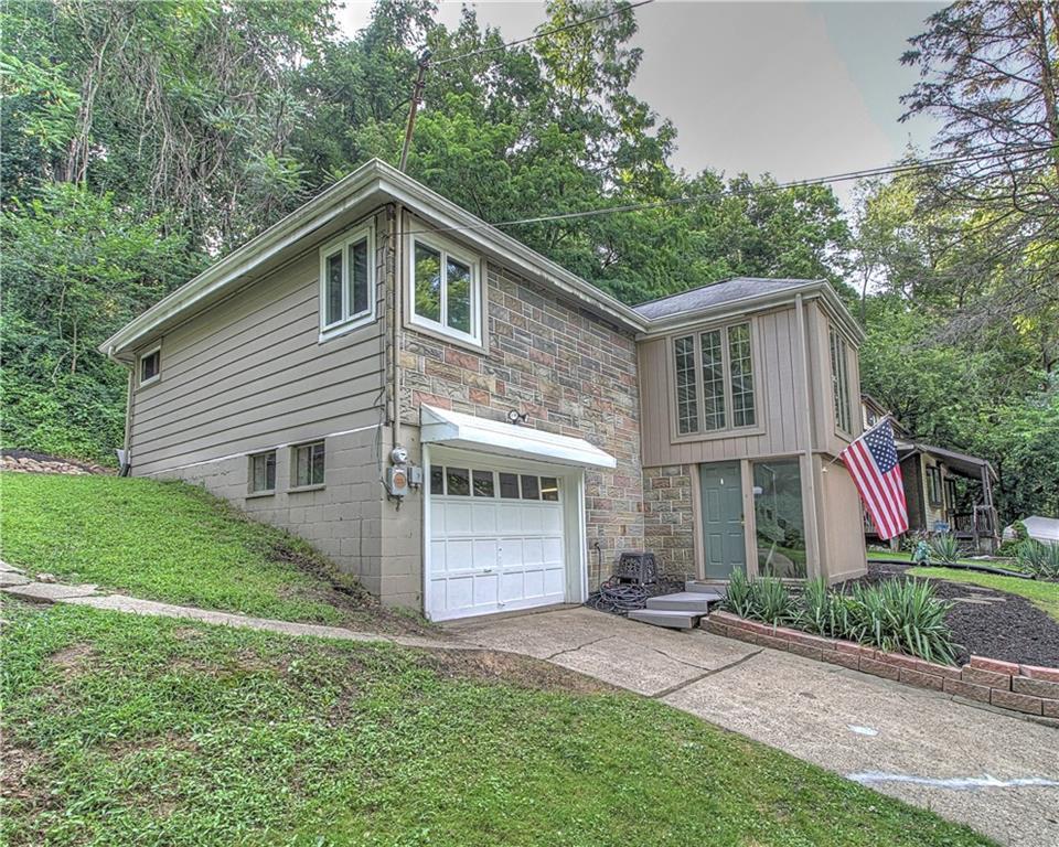 115 Upper Arrowhead Road Pittsburgh, PA 15237 - Photo 2 of 19