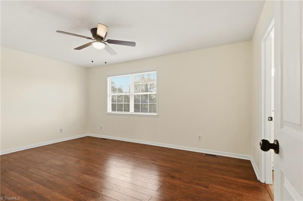 3206 Crestview Drive High Point, NC 27260 - Photo 20 of 31