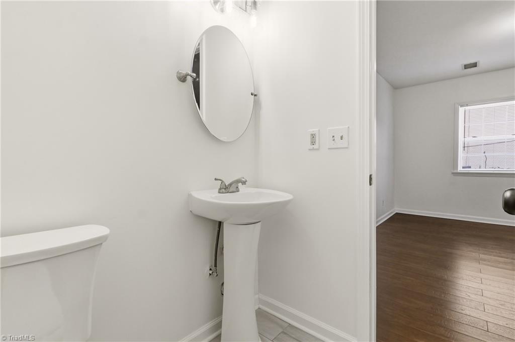 3206 Crestview Drive High Point, NC 27260 - Photo 26 of 31