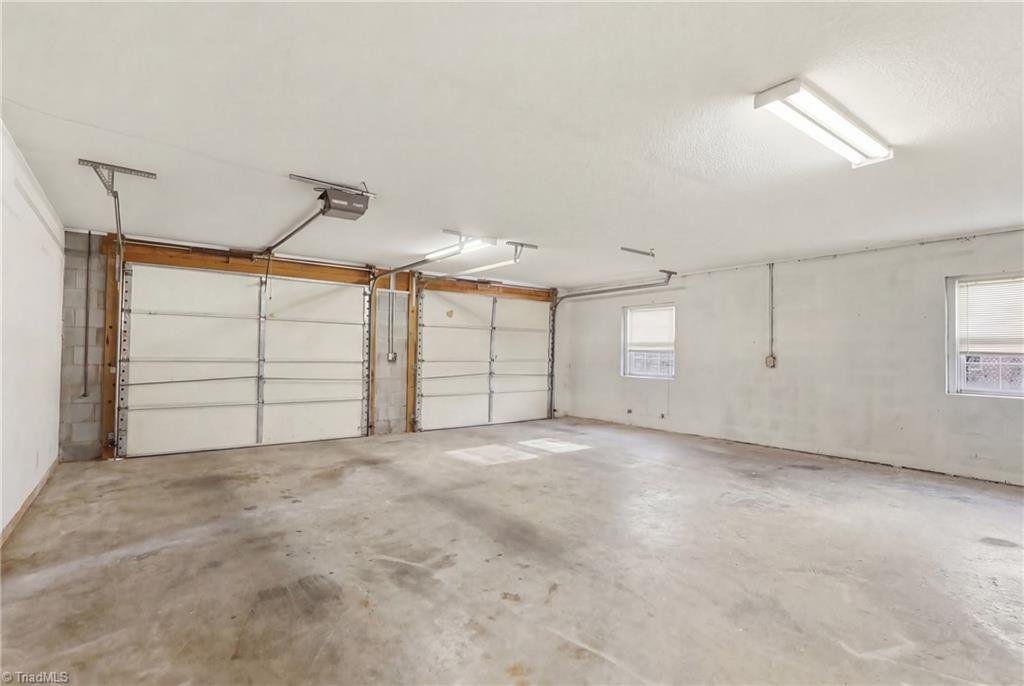 3206 Crestview Drive High Point, NC 27260 - Photo 27 of 31