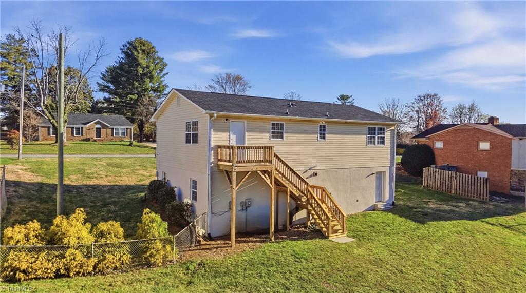 3206 Crestview Drive High Point, NC 27260 - Photo 28 of 31