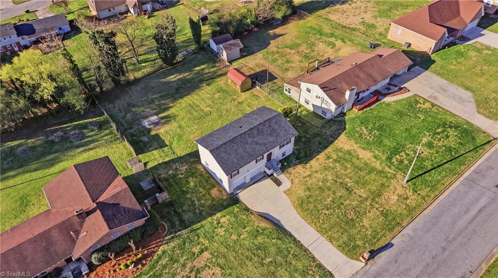 3206 Crestview Drive High Point, NC 27260 - Photo 30 of 31