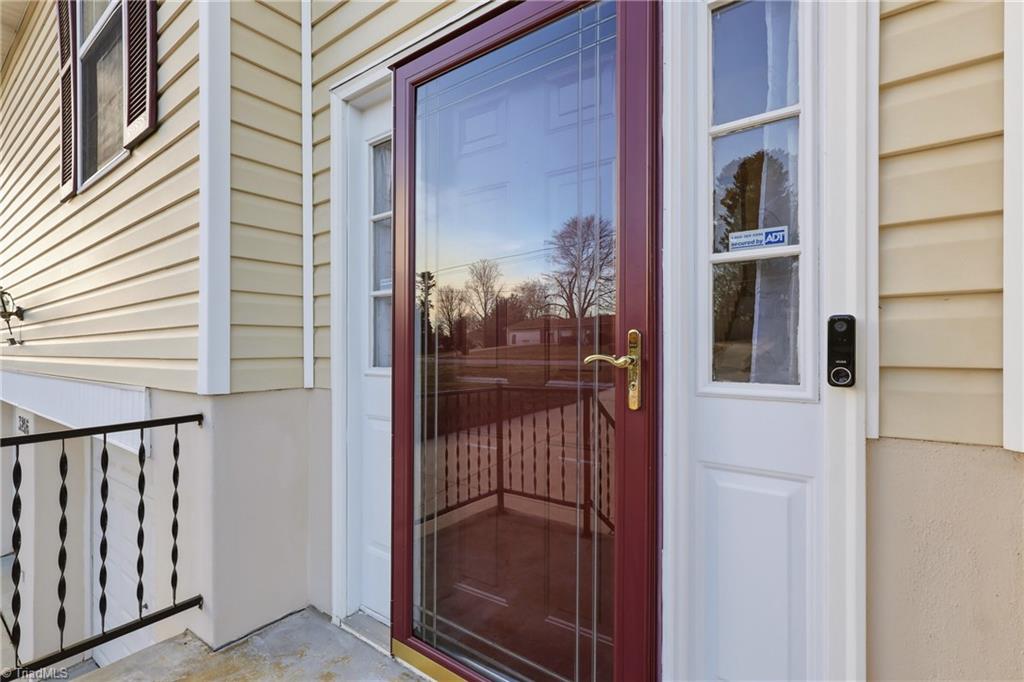 3206 Crestview Drive High Point, NC 27260 - Photo 4 of 31