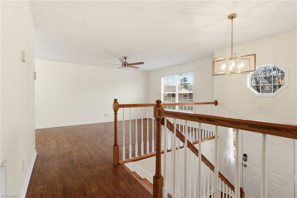 3206 Crestview Drive High Point, NC 27260 - Photo 6 of 31