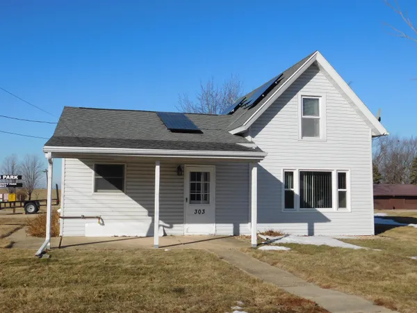 $134,500 | 303 South Locust, Lena, IL 61048