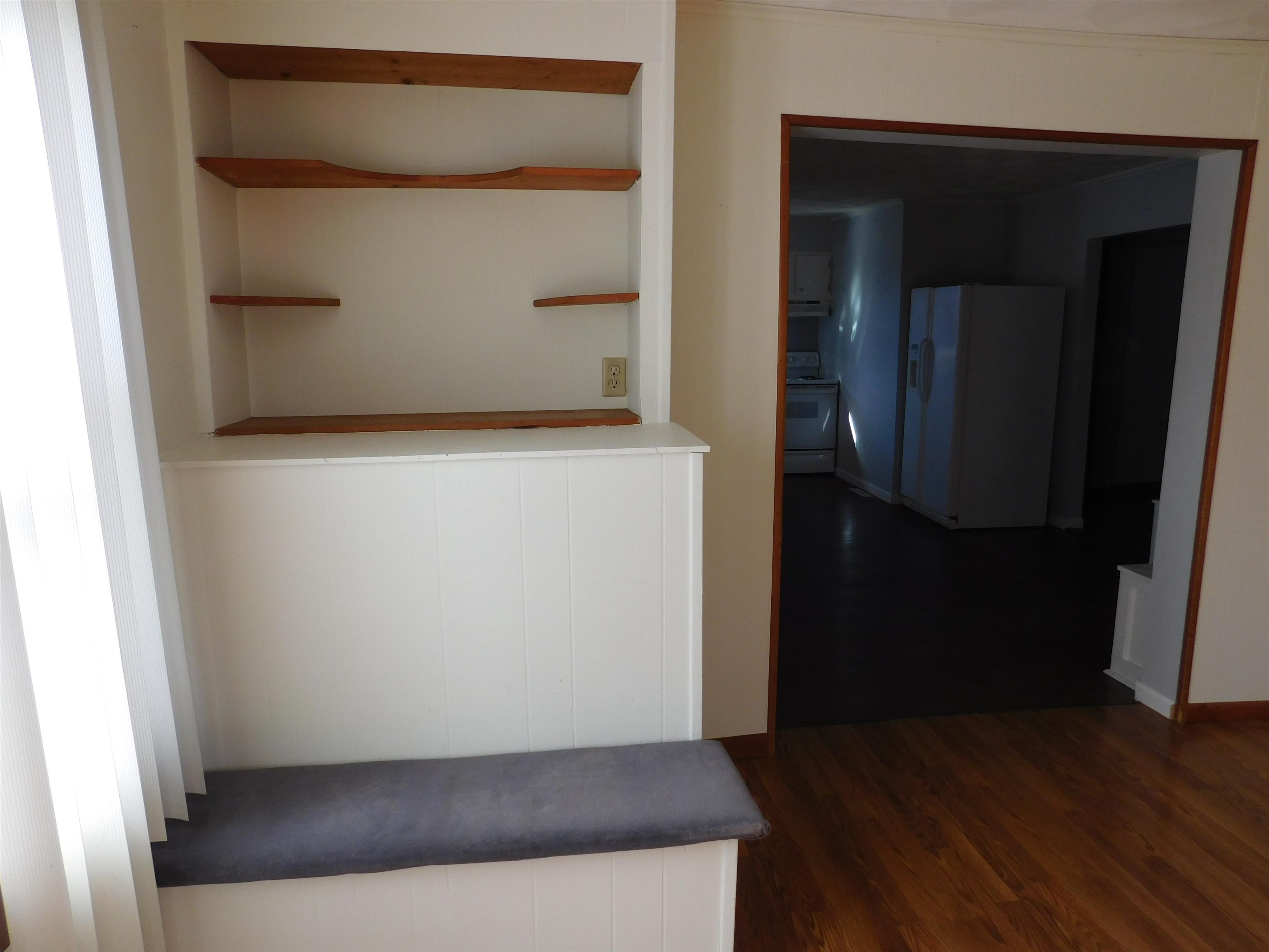 303 South Locust Lena, IL 61048 - Photo 13 of 36