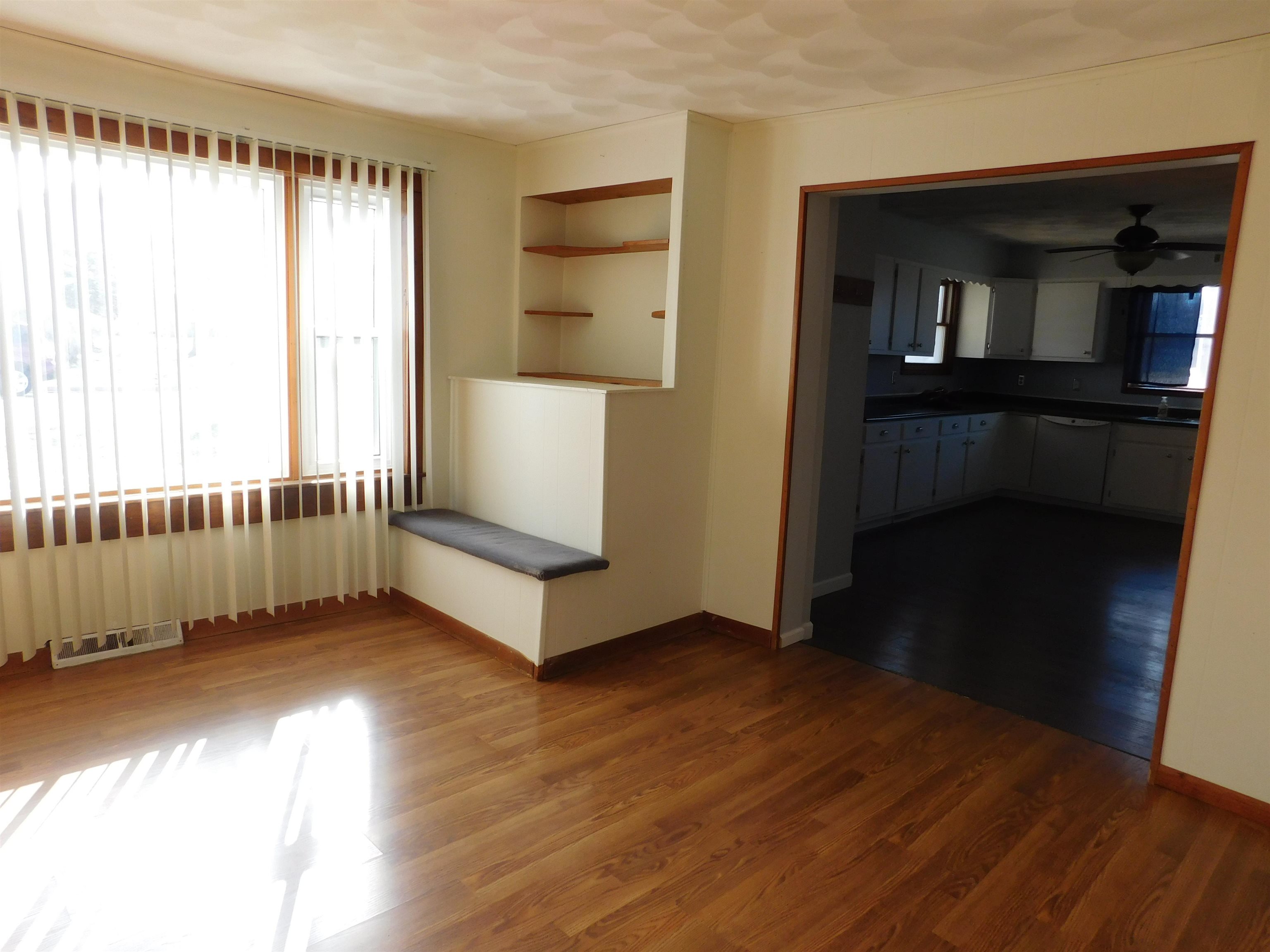 303 South Locust Lena, IL 61048 - Photo 15 of 36