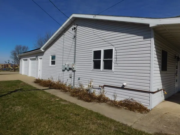 $134,500 | 303 South Locust, Lena, IL 61048