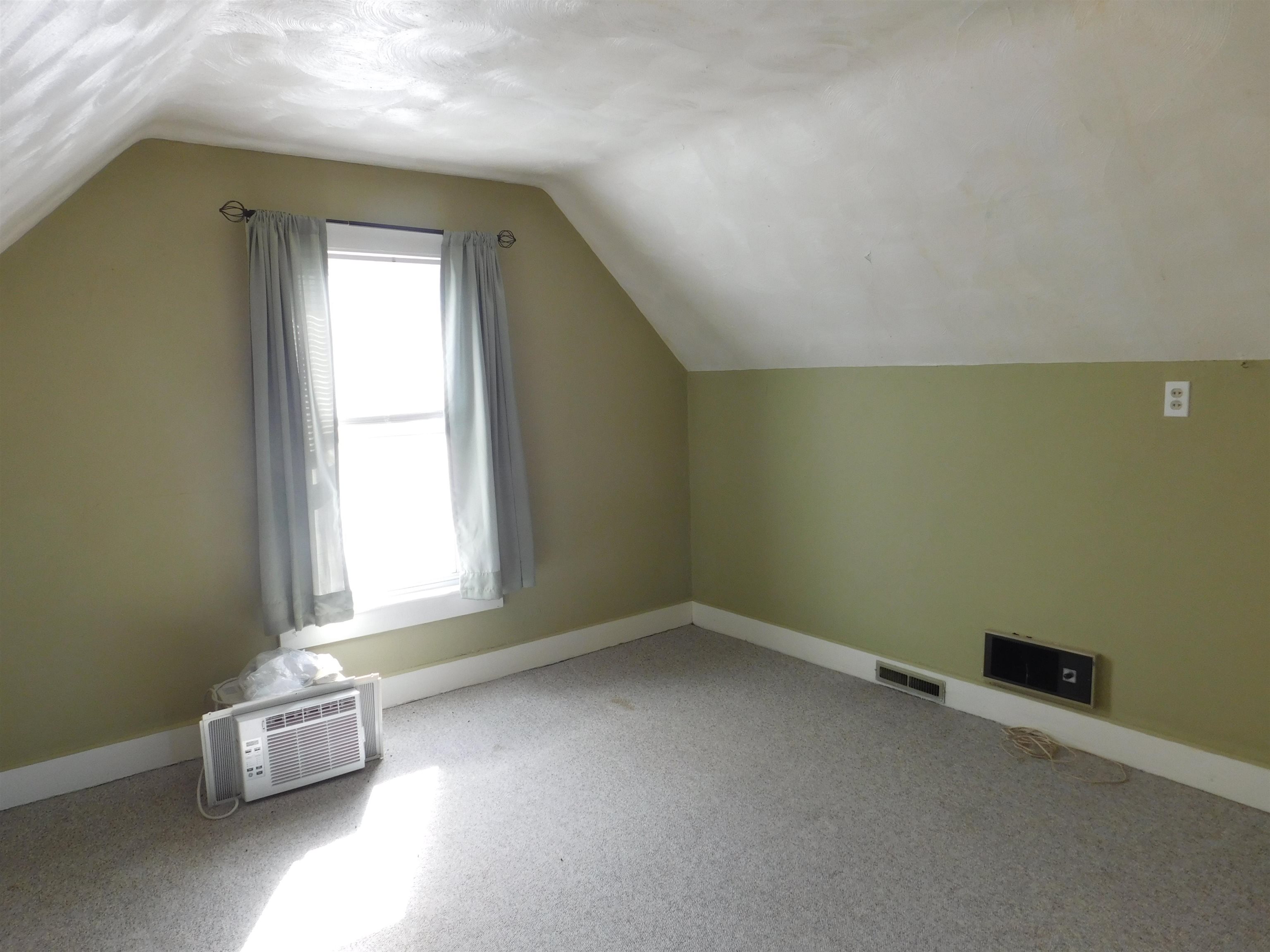 303 South Locust Lena, IL 61048 - Photo 22 of 36