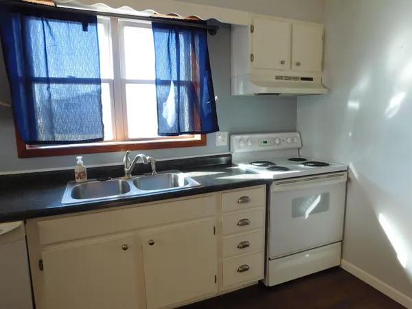 $134,500 | 303 South Locust, Lena, IL 61048