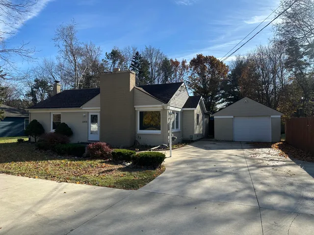 $259,900 | 2915 West Milham Avenue, Portage, MI 49024