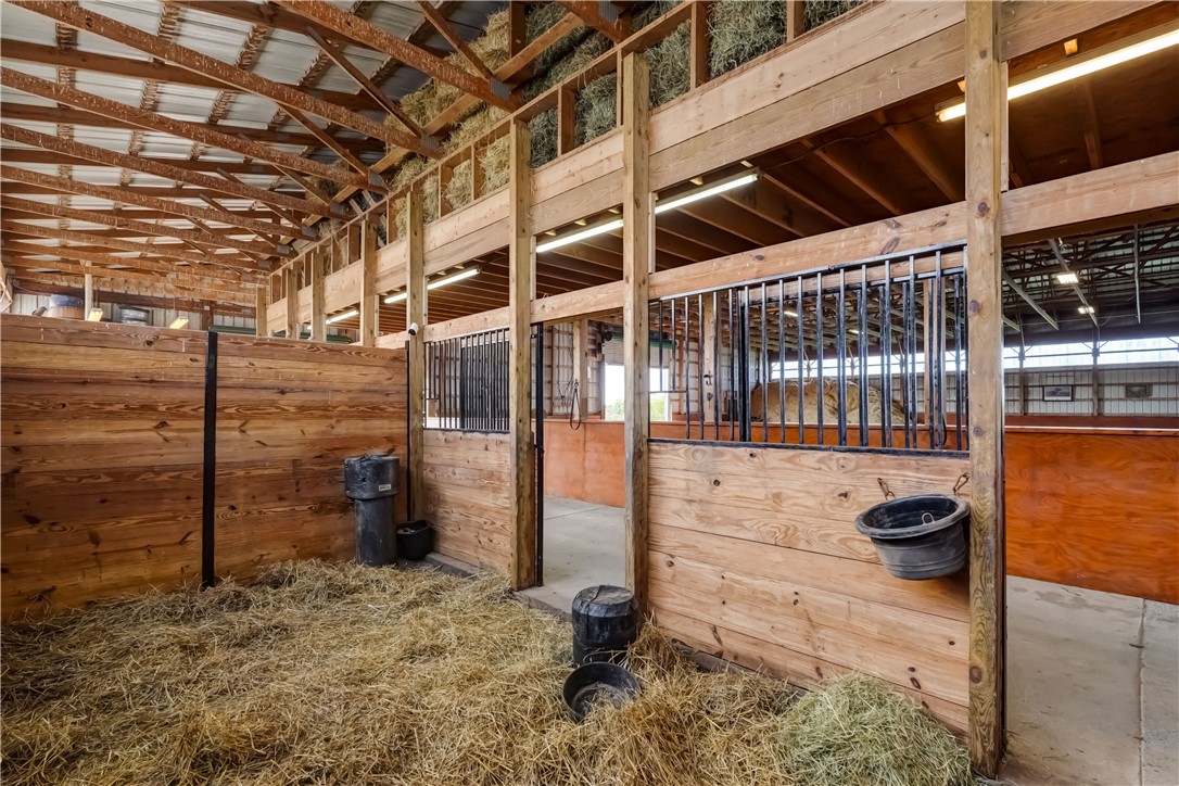 1262 Fitzpatrick Road Springport, NY 13021 - Photo 27 of 37