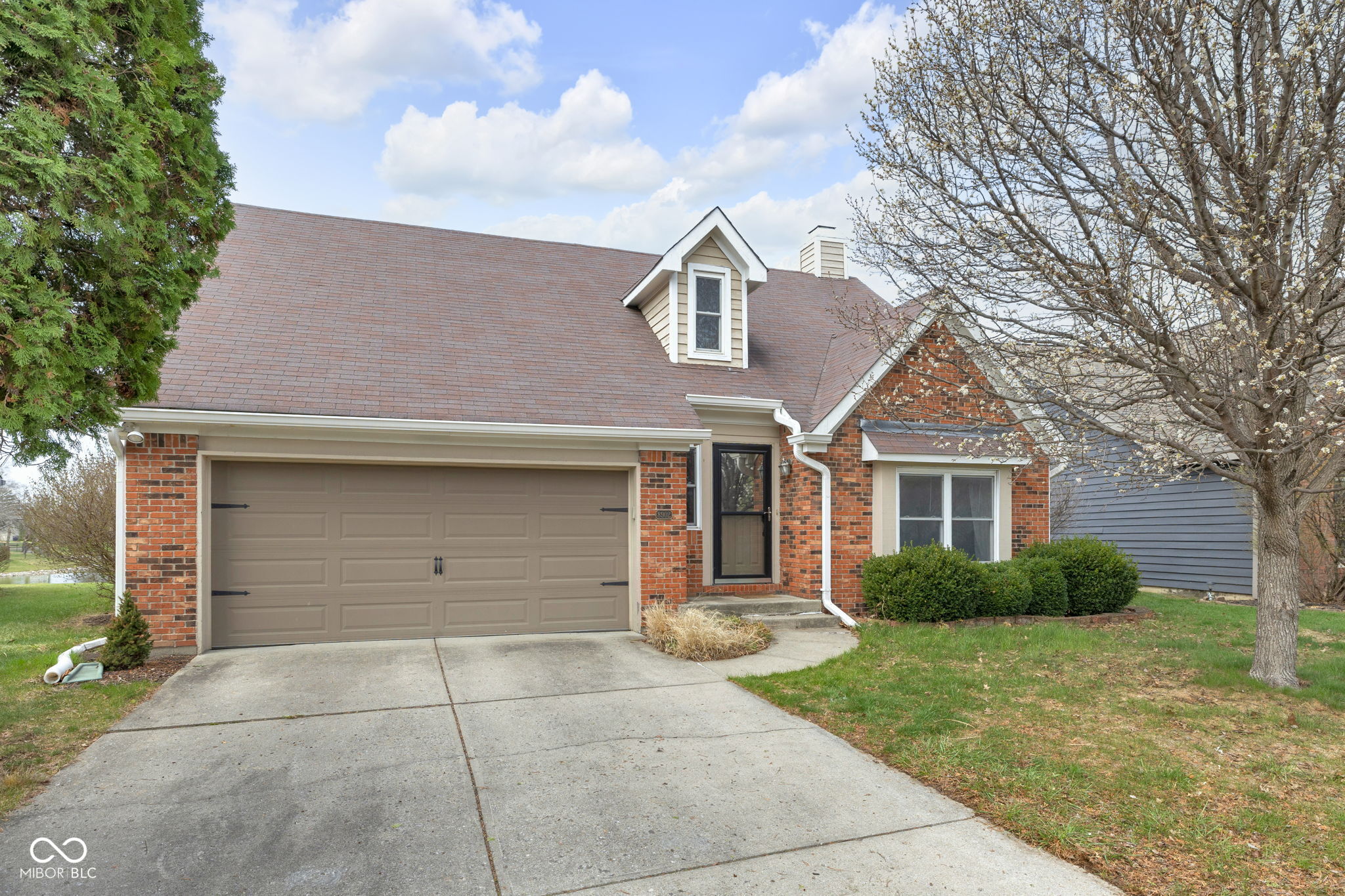 8902 Pine Tree Boulevard Indianapolis, IN 46256 - Photo 2 of 43