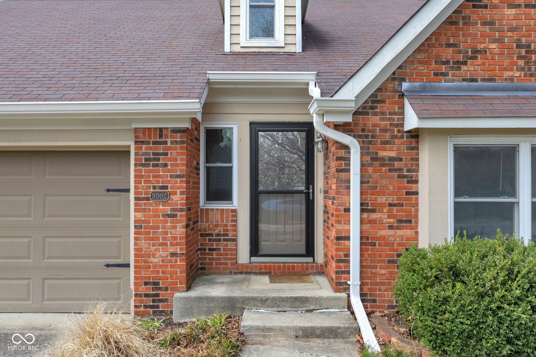 8902 Pine Tree Boulevard Indianapolis, IN 46256 - Photo 3 of 43