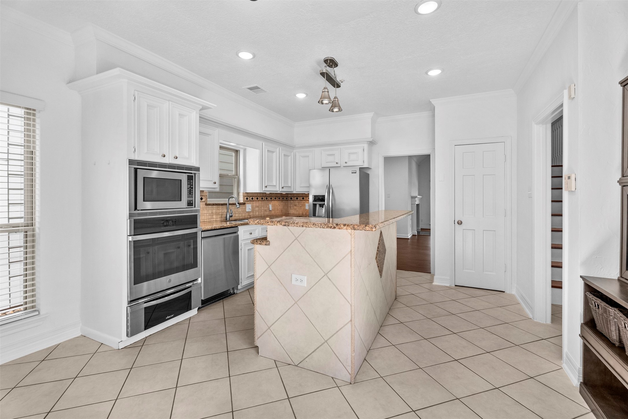 7635 Ameswood Road Houston, TX 77095 - Photo 16 of 39