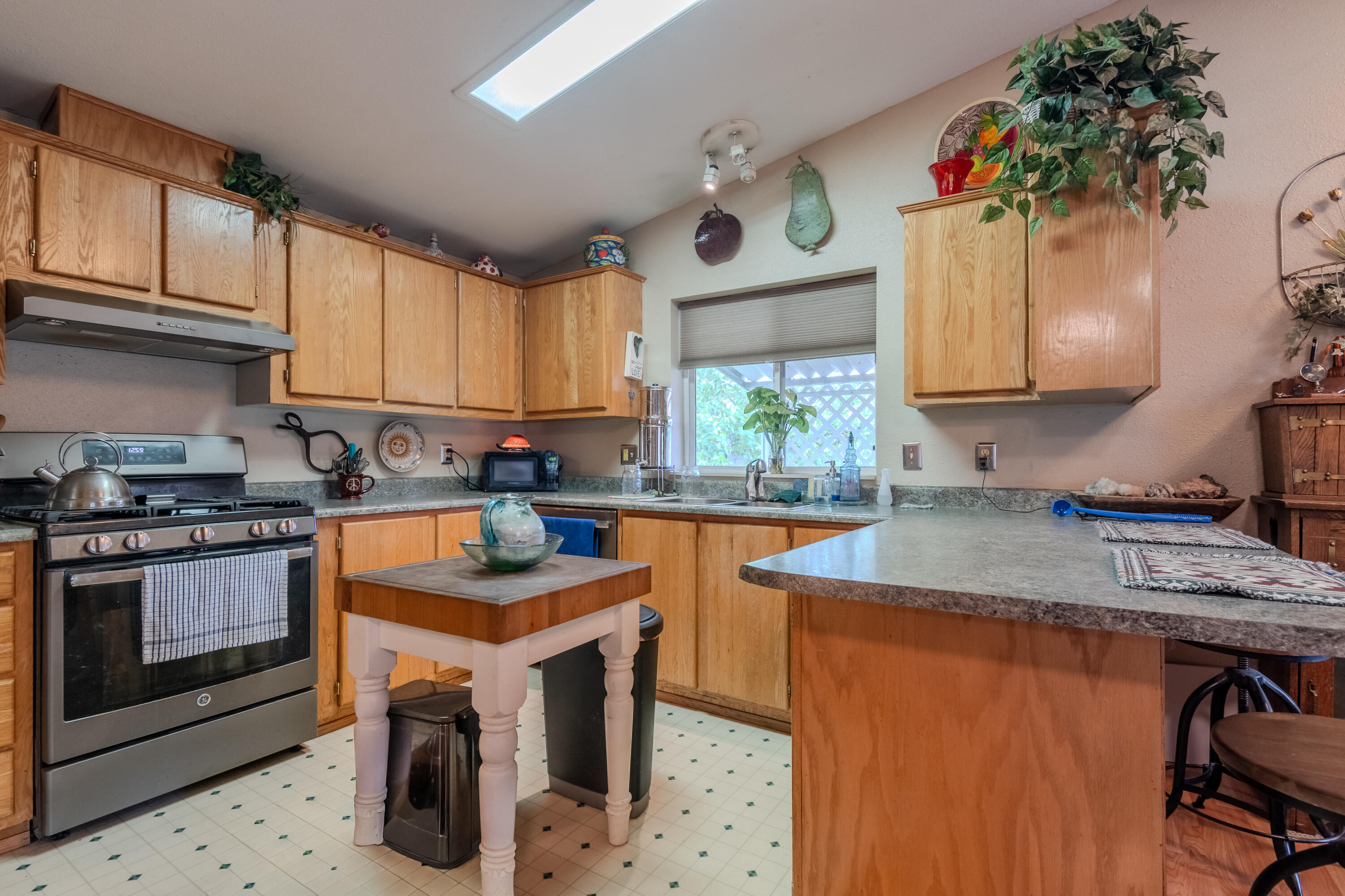 110 West 5th Street Phoenix, OR 97535 - Photo 10 of 25