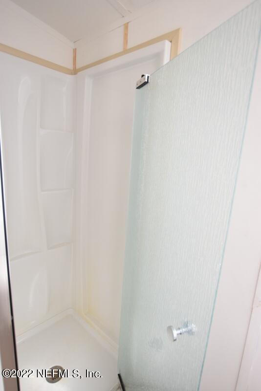 101 Ranchwood Road Crescent City, FL 32112 - Photo 15 of 18 101 RanchW Shower
