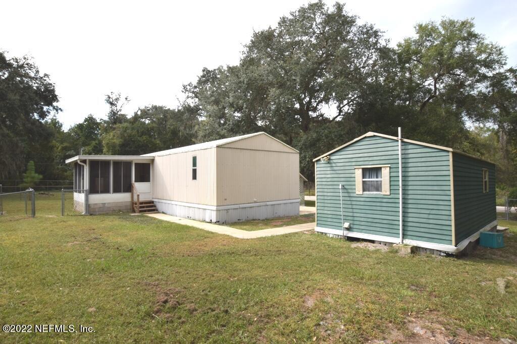 101 Ranchwood Road Crescent City, FL 32112 - Photo 5 of 18 101 RanchW side