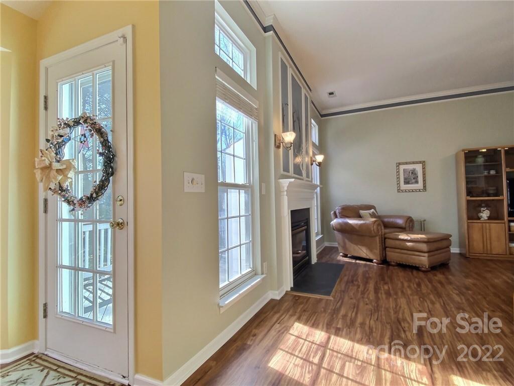 870 Knightsbridge Road Fort Mill, SC 29708 - Photo 12 of 25 a living room with furniture