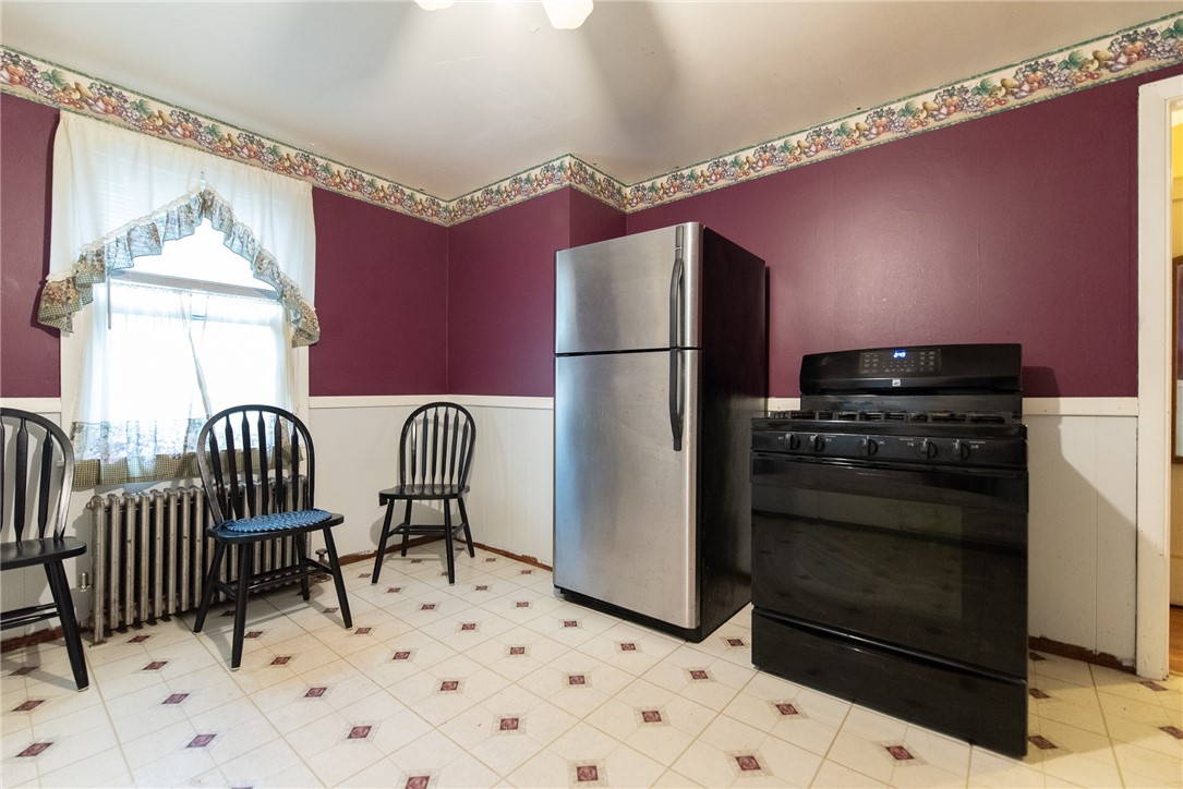 28 Hayward Road Warwick, RI 02888 - Photo 7 of 27 Eat-in kitchen