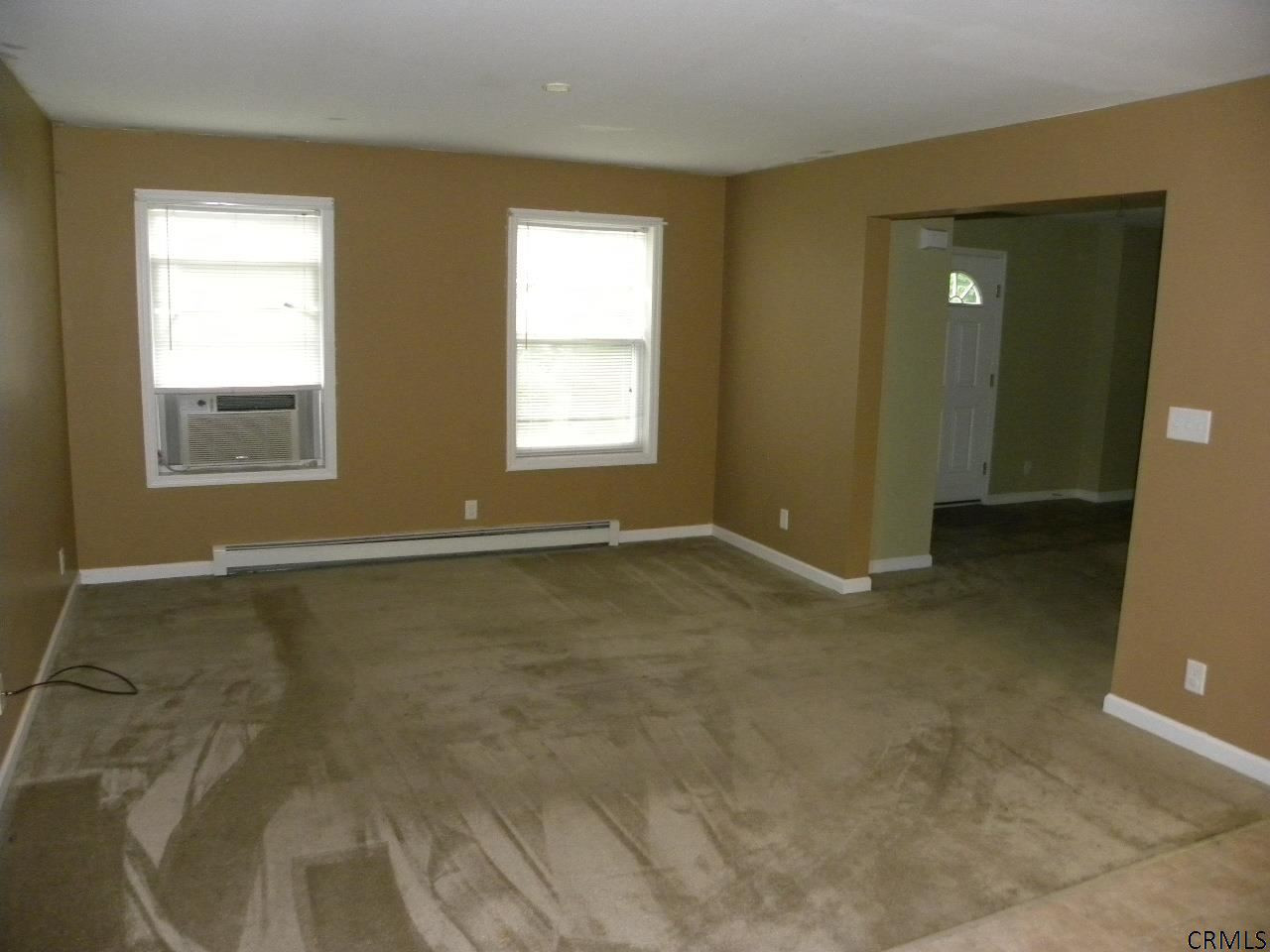 96 Fellows Road Halfmoon, NY 12065 - Photo 4 of 14 Photo 4