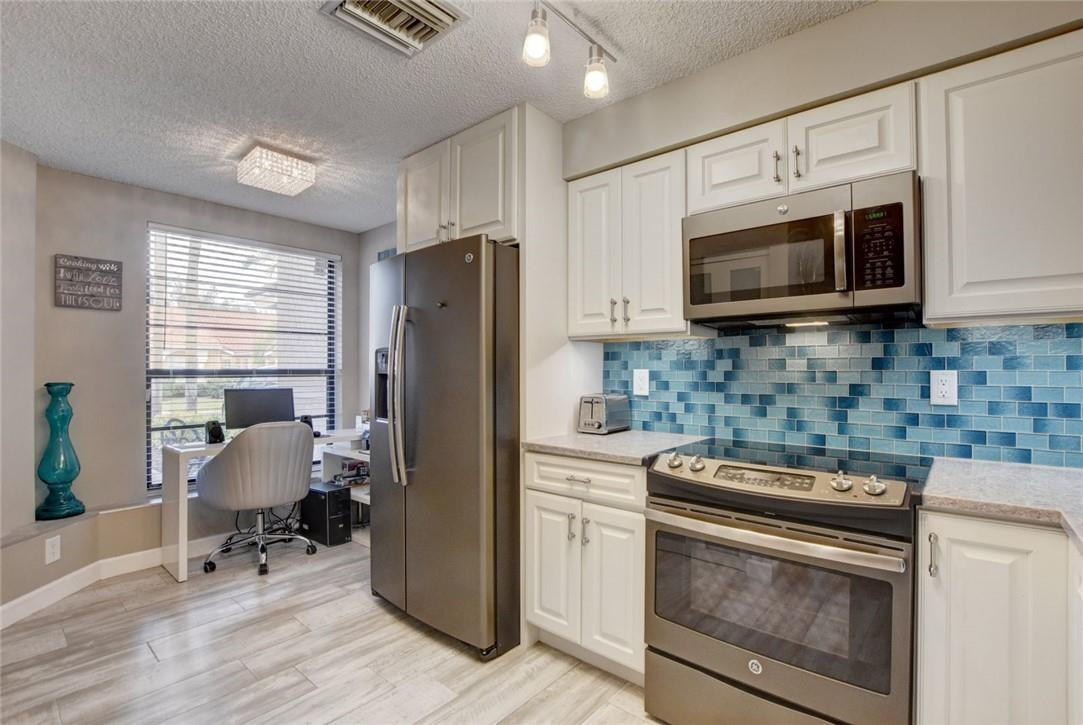 8682 Vía Reale, Unit 3 Boca Raton, FL 33496 - Photo 10 of 31 Photo 10