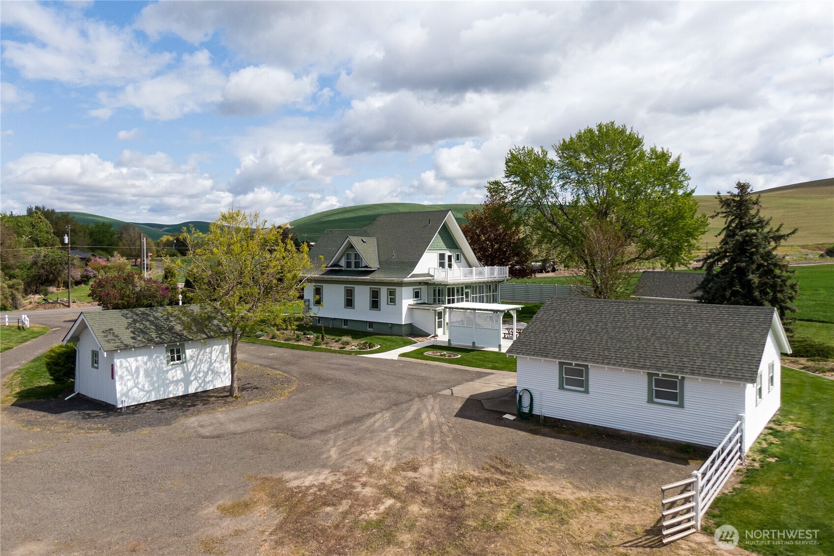 633 Lower Hogeye Road Waitsburg, WA 99361 - Photo 6 of 40