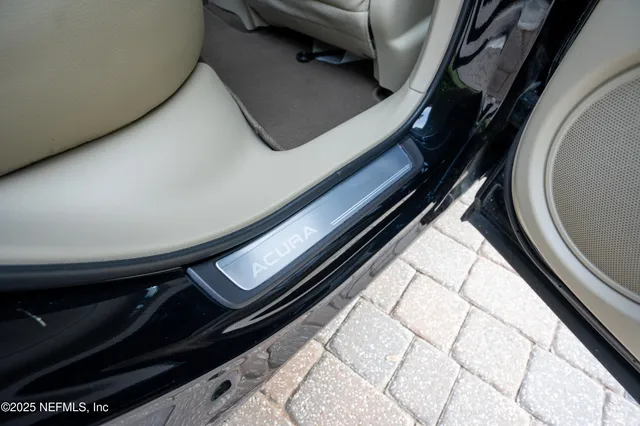 a close view of utility and utility room