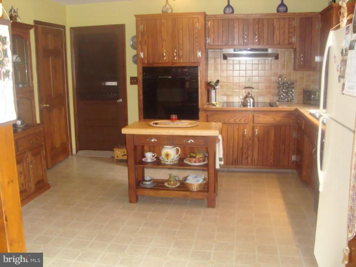29 Scrapetown Road Pemberton, NJ 08068 - Photo 4 of 19 Kitchen