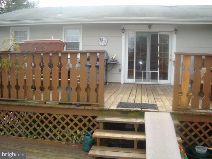 29 Scrapetown Road Pemberton, NJ 08068 - Photo 8 of 19 Deck