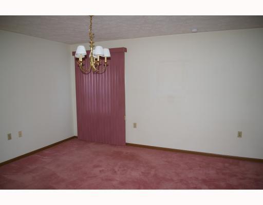 2850 Edgecliff Road, Unit 11 Lower Burrell, PA 15068 - Photo 5 of 16 Dining Room.