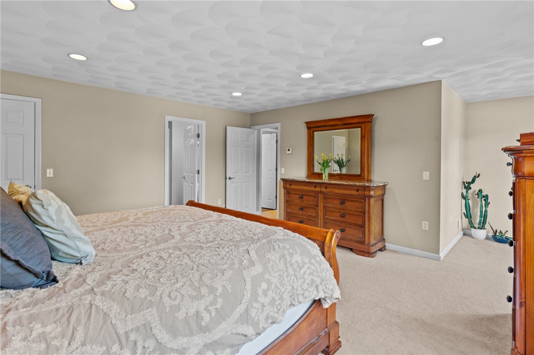 40 Sundale Road Cranston, RI 02921 - Photo 12 of 25 Gallery Image 12