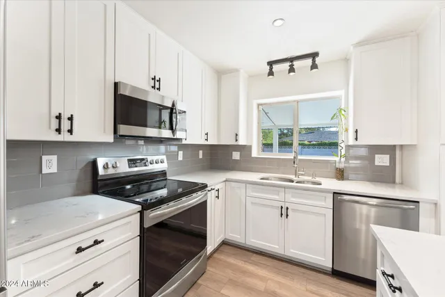 $3,000 | 1921 East Laguna Drive, Tempe, AZ 85282