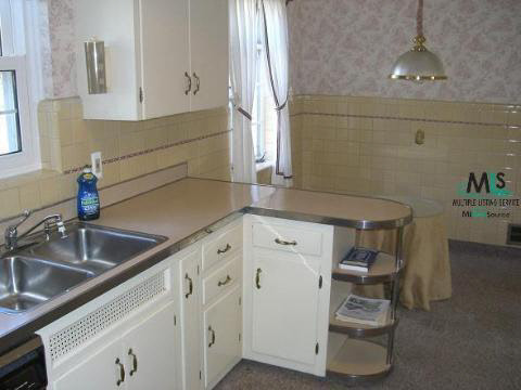 1250 South Oxford Road Grosse Pointe, MI 48236 - Photo 7 of 8 915106-6.JPG
